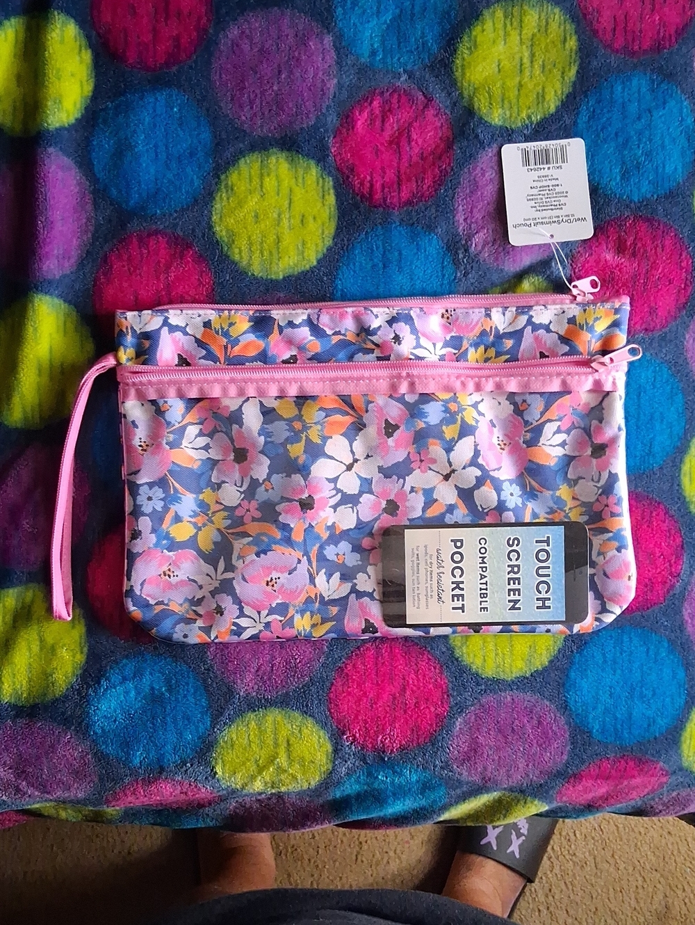12INCH, BY 9 JOYWARD, WATER RESISTANT ACCESSORY BAG.TOUCH SCREEN COMPATIBLE. NWT